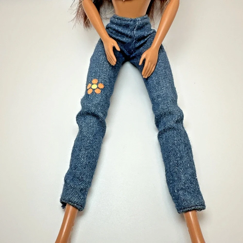 1998 Barbie Beyond Pink Teresa Doll Brunette Outfit Sunglasses Mattel Vintage